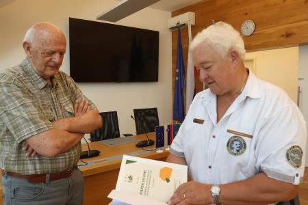SPREJEM PRI ŽUPANU DAVID KAVČIČ IN  FRANC PERKO DRUŠTVO RUDOLFA MAISTRA 02 FOTO LJUBO VUKELIČ